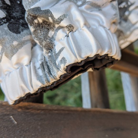 Black n white  Vivienne Tam silk insulated jacket - Picture 2 of 14